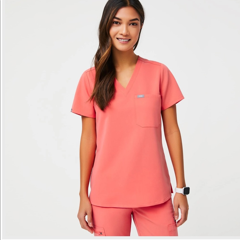 **NWT FIGS SCRUB SET—HOT CORAL W/ LIME GREEN LIMITED EDITION**